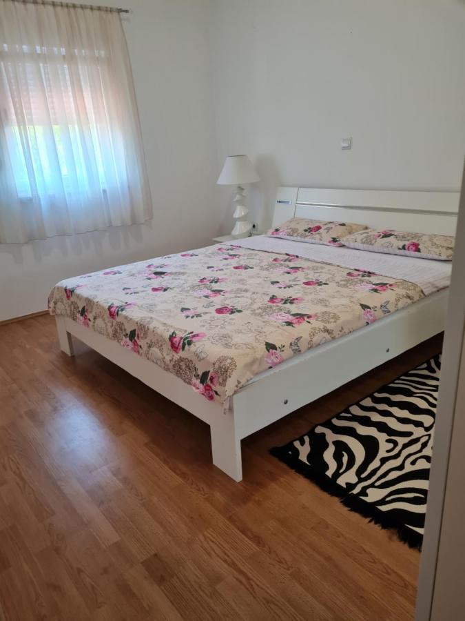 Apartment Nora Near The Beach Пула Екстер'єр фото